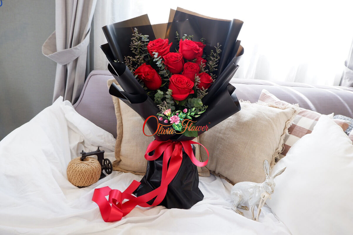 ช่อดอกกุหลาบแดงนำเข้า 10 ดอก "รักกันตลอดไป"