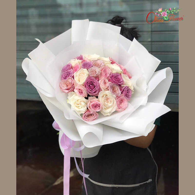 ช่อดอกกุหลาบ 30 ดอก เหมาะสำหรับ แสดงความยินดี รับปริญญา จบการศึกษา  เปิดกิจการใหม่ เยี่ยมผู้ป่วย ของขวัญวันเกิด | ร้านดอกไม้ Olivia Flower™